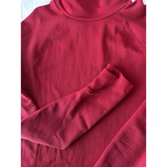 ATHLETA Turtleneck Red Striped Flurry Base Layer Running Thumbholes Size Med. - Picture 4 of 7